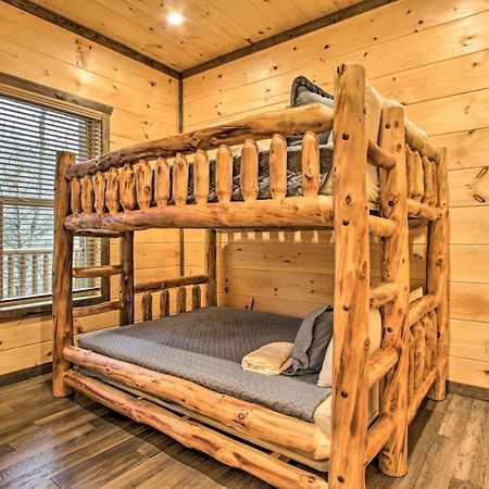 Luxe Cabin With Home Theater Less Than 2 Miles To Gatlinburg Εξωτερικό φωτογραφία
