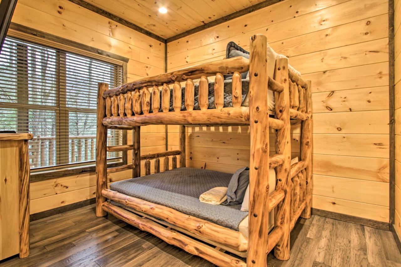 Luxe Cabin With Home Theater Less Than 2 Miles To Gatlinburg Εξωτερικό φωτογραφία