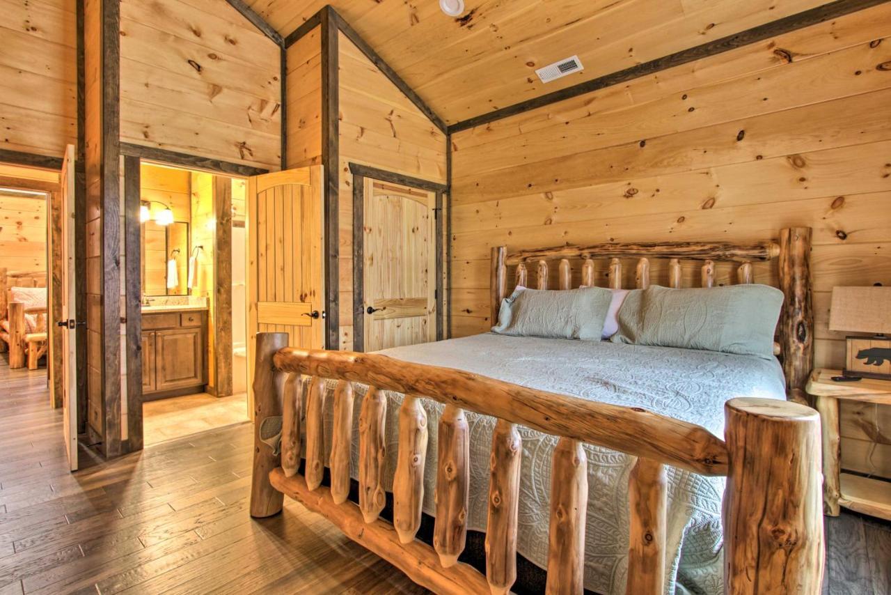 Luxe Cabin With Home Theater Less Than 2 Miles To Gatlinburg Εξωτερικό φωτογραφία