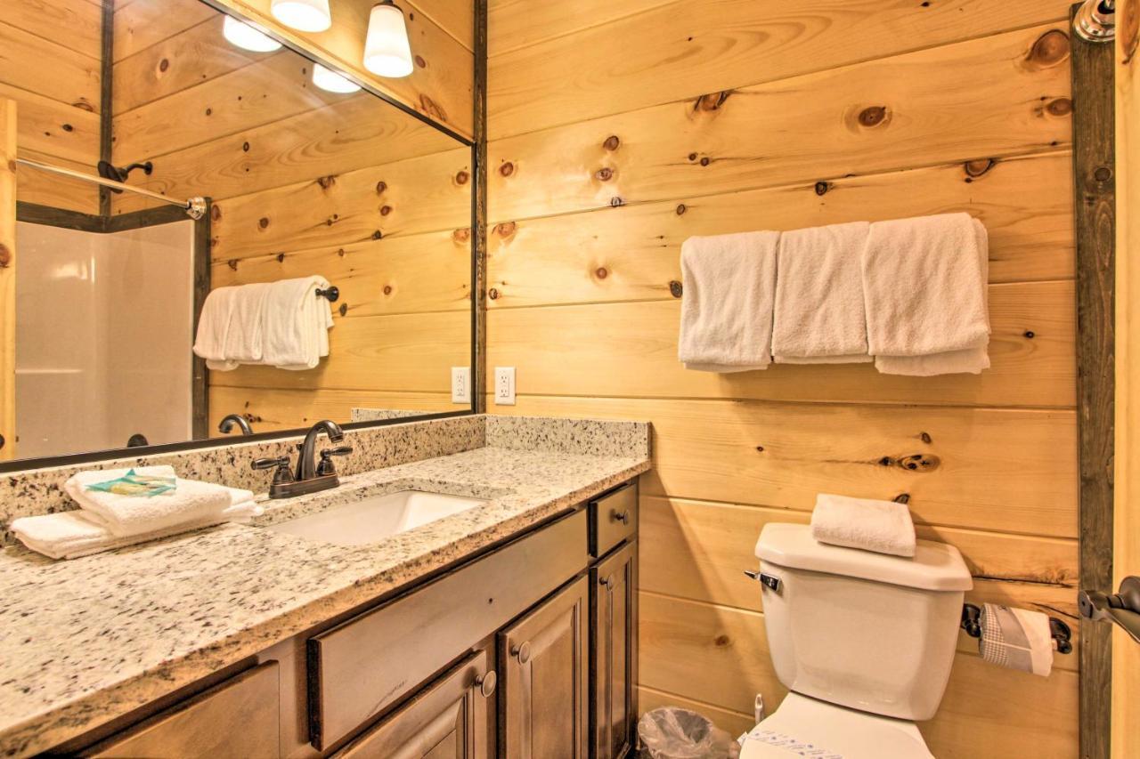Luxe Cabin With Home Theater Less Than 2 Miles To Gatlinburg Εξωτερικό φωτογραφία