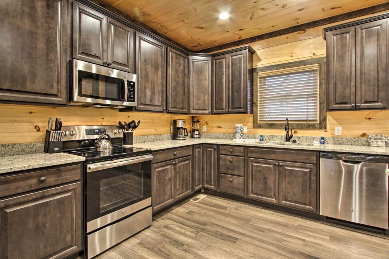 Luxe Cabin With Home Theater Less Than 2 Miles To Gatlinburg Εξωτερικό φωτογραφία