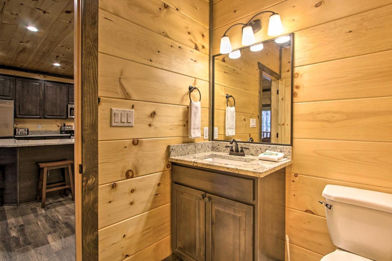 Luxe Cabin With Home Theater Less Than 2 Miles To Gatlinburg Εξωτερικό φωτογραφία