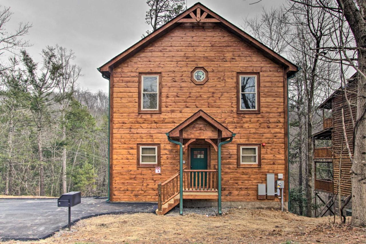 Luxe Cabin With Home Theater Less Than 2 Miles To Gatlinburg Εξωτερικό φωτογραφία