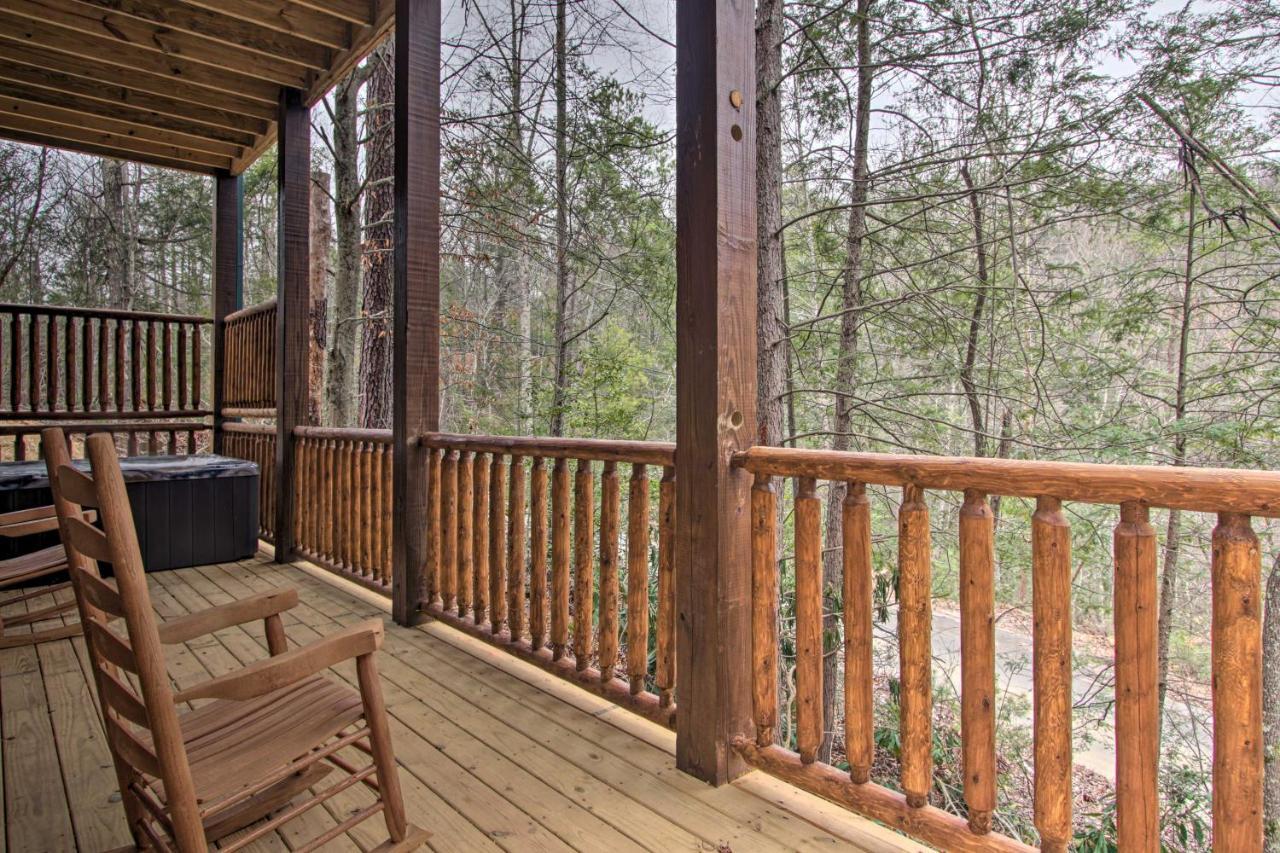 Luxe Cabin With Home Theater Less Than 2 Miles To Gatlinburg Εξωτερικό φωτογραφία
