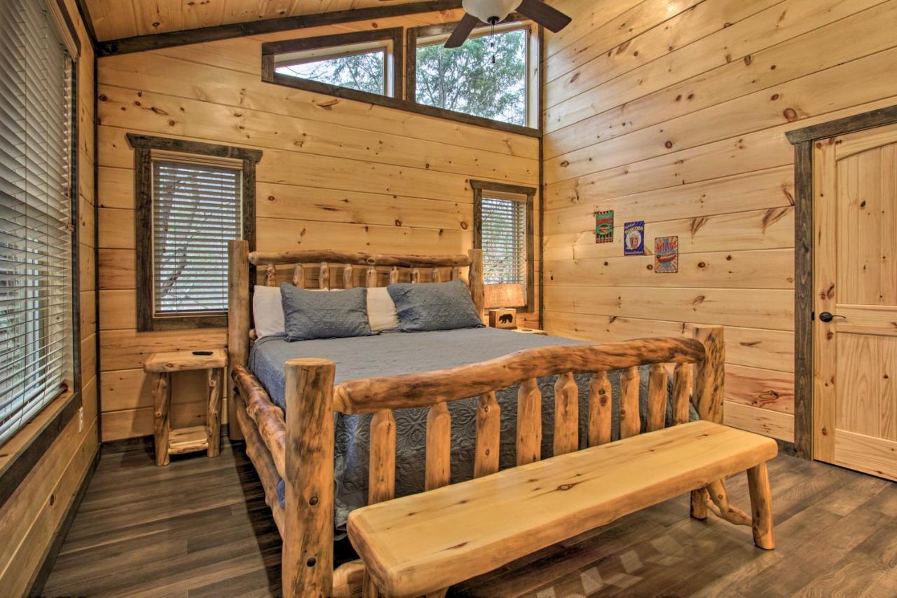 Luxe Cabin With Home Theater Less Than 2 Miles To Gatlinburg Εξωτερικό φωτογραφία